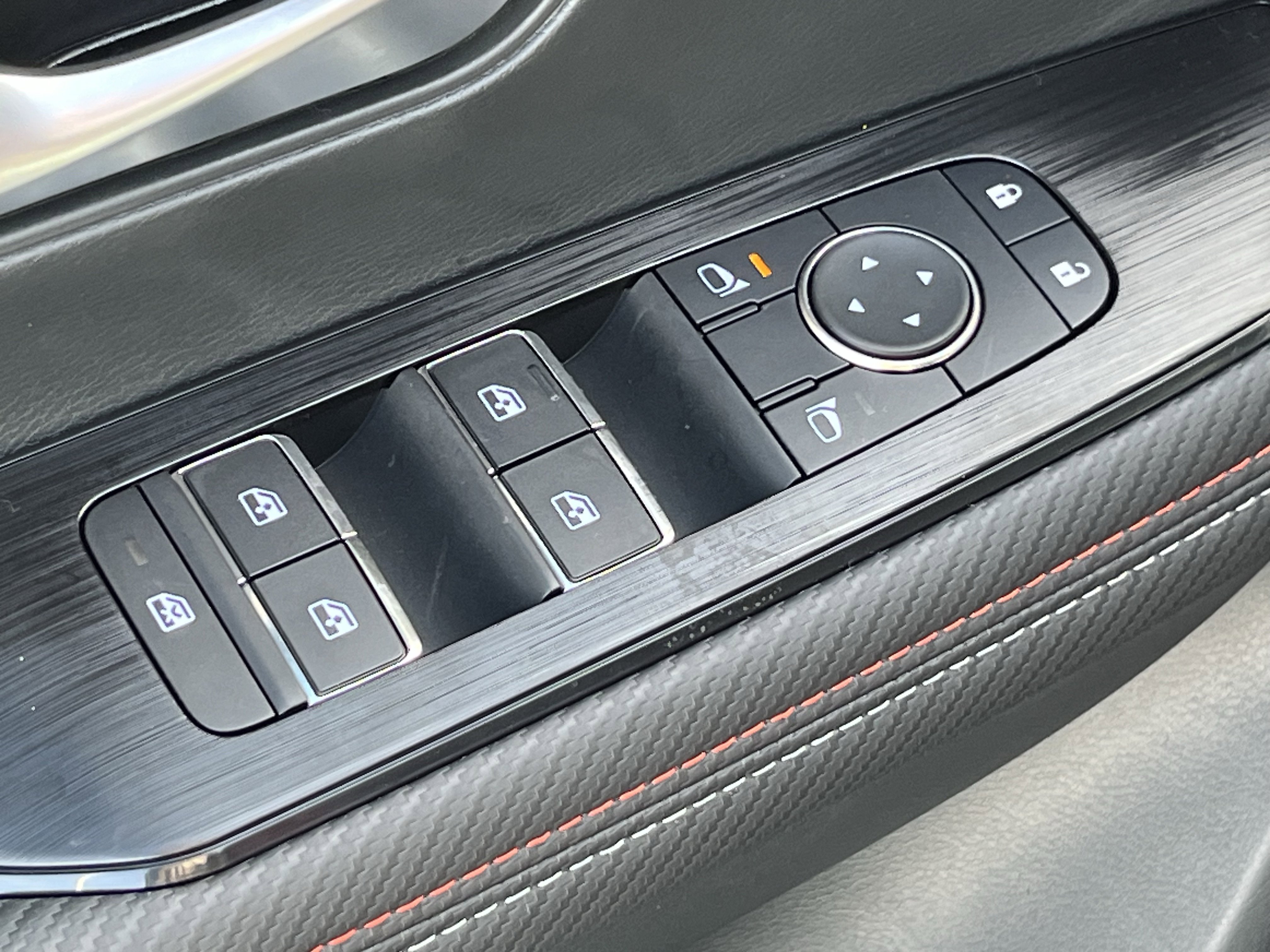 New 2026 Nissan Kicks SR w/ SR Premium Package image 18