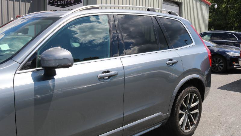 Used 2018 Volvo XC90 T5 Momentum w/ Convenience Package FWD image 4