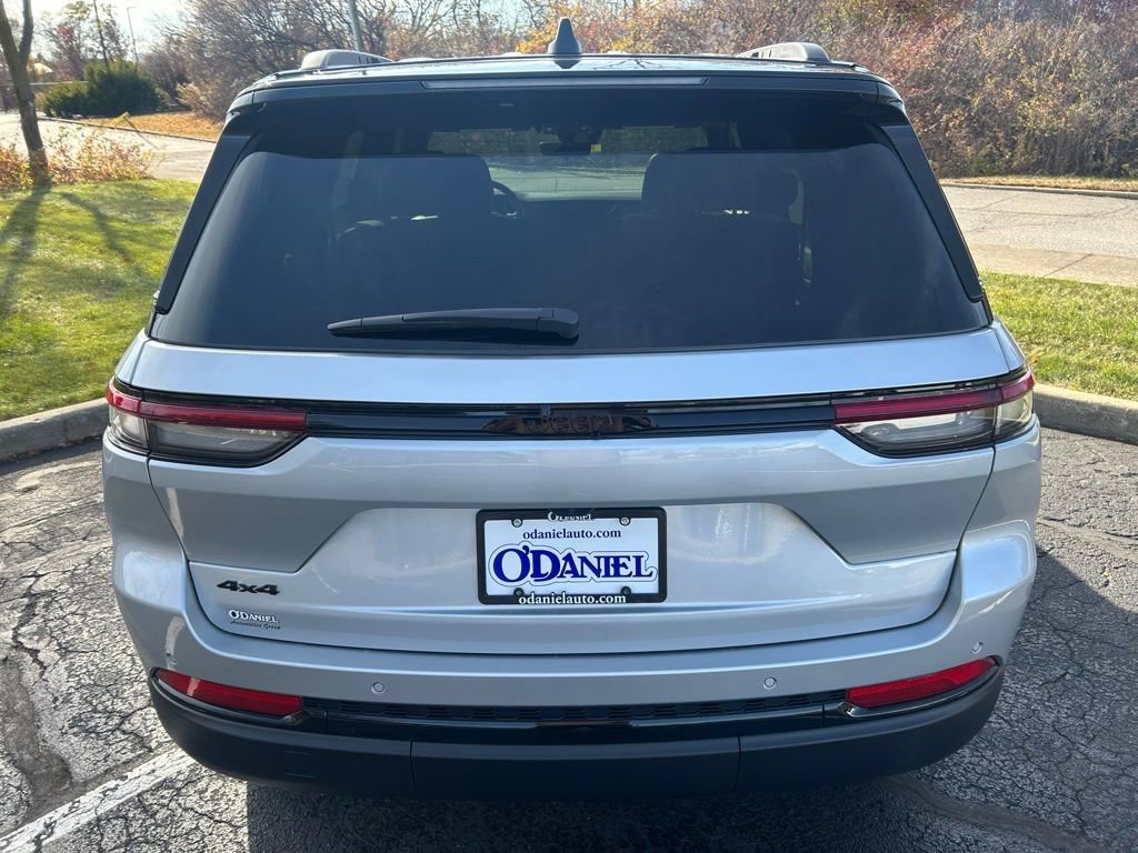 New 2025 Jeep Grand Cherokee Limited image 24