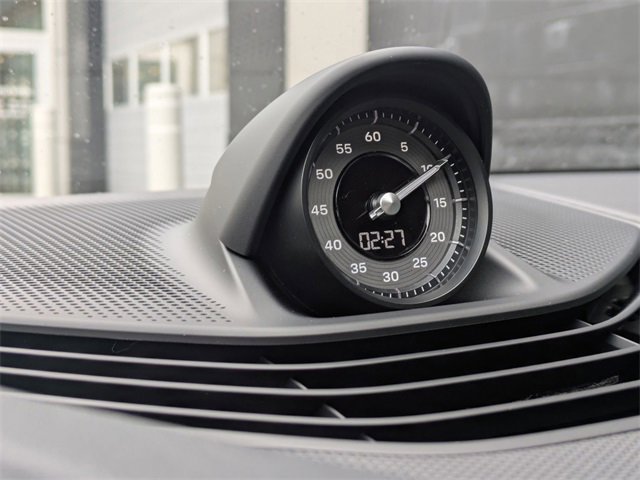 Used 2025 Porsche Taycan image 17