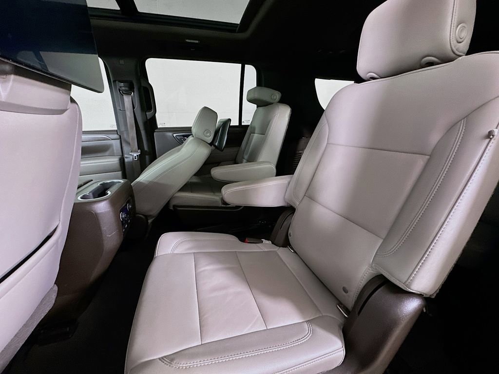 Used 2021 Chevrolet Suburban LT w/ Rear Media and Nav Package RWD image 15