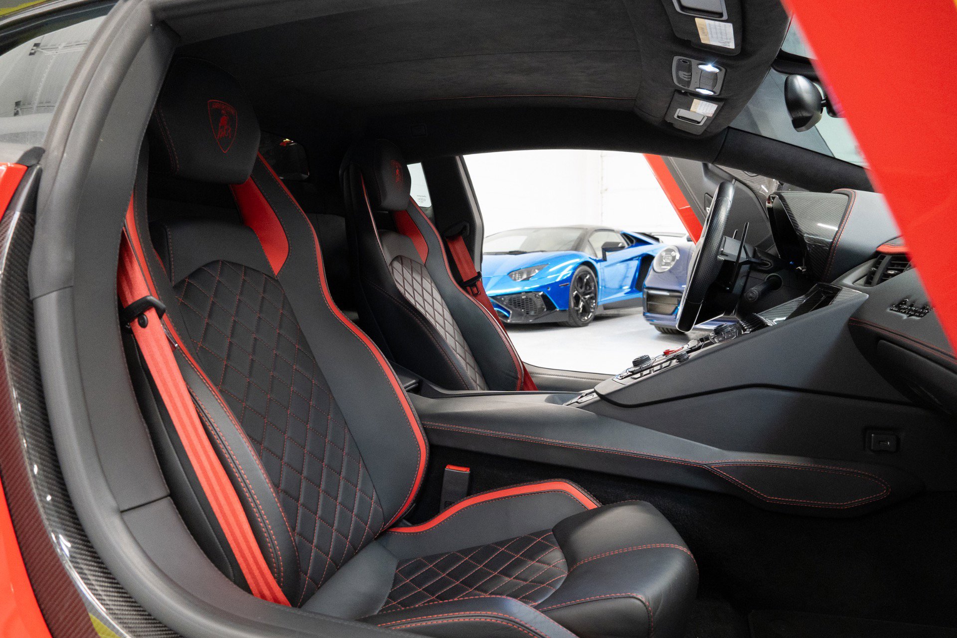 Used 2018 Lamborghini Aventador S image 21