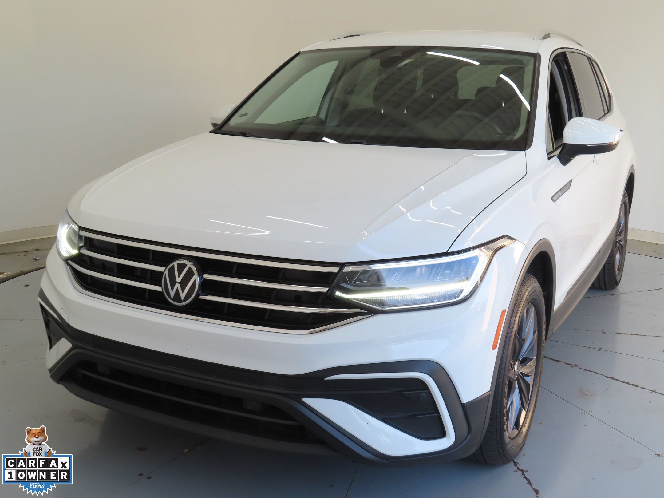 Certified 2022 Volkswagen Tiguan SE FWD image 8