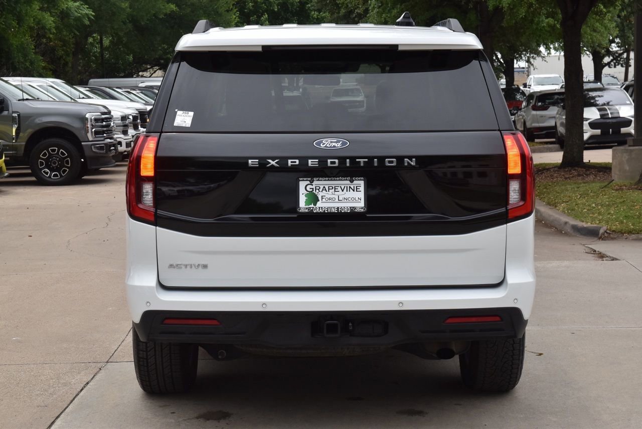 Certified 2025 Ford Expedition Active image 9