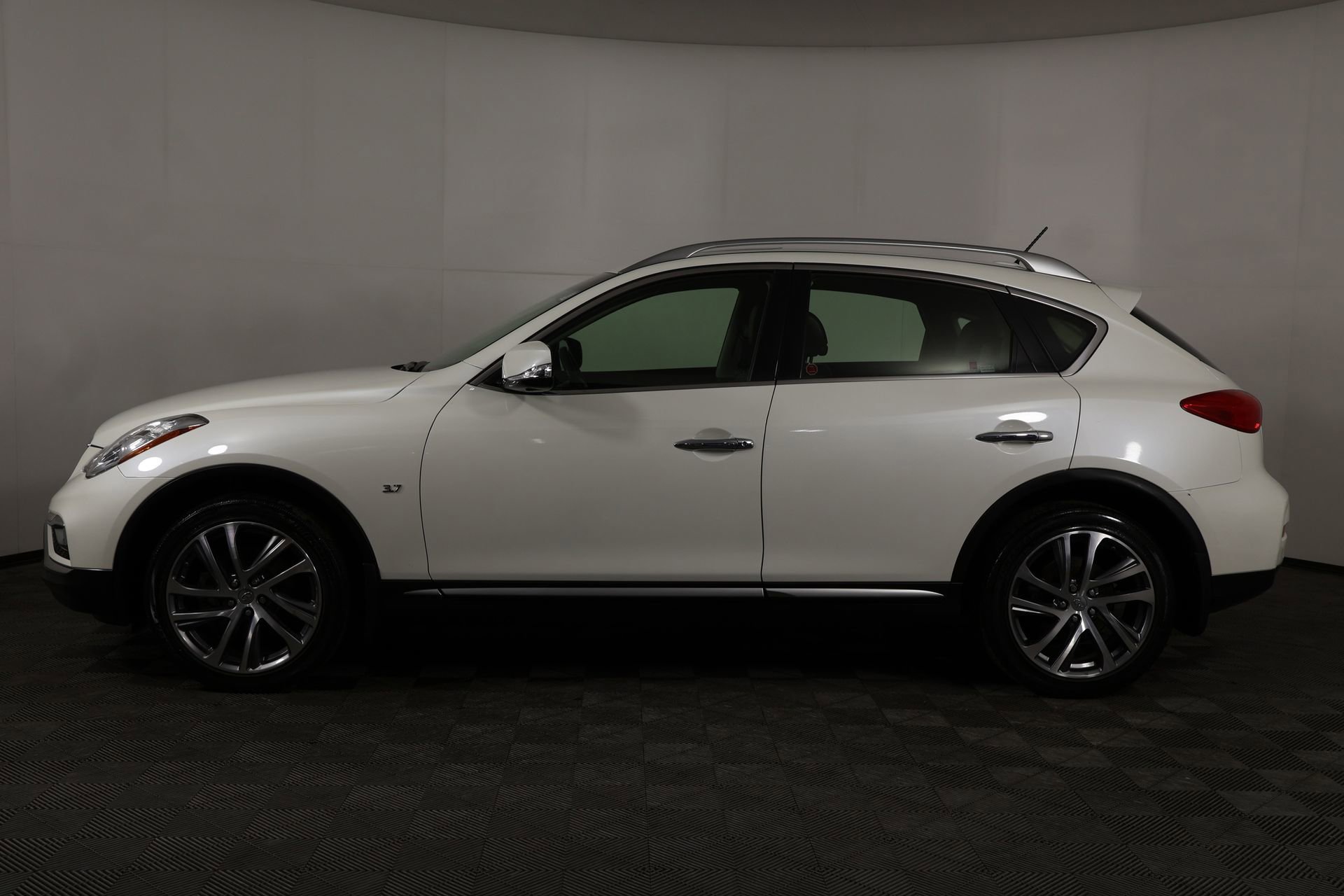 Used 2017 INFINITI QX50 Base image 18