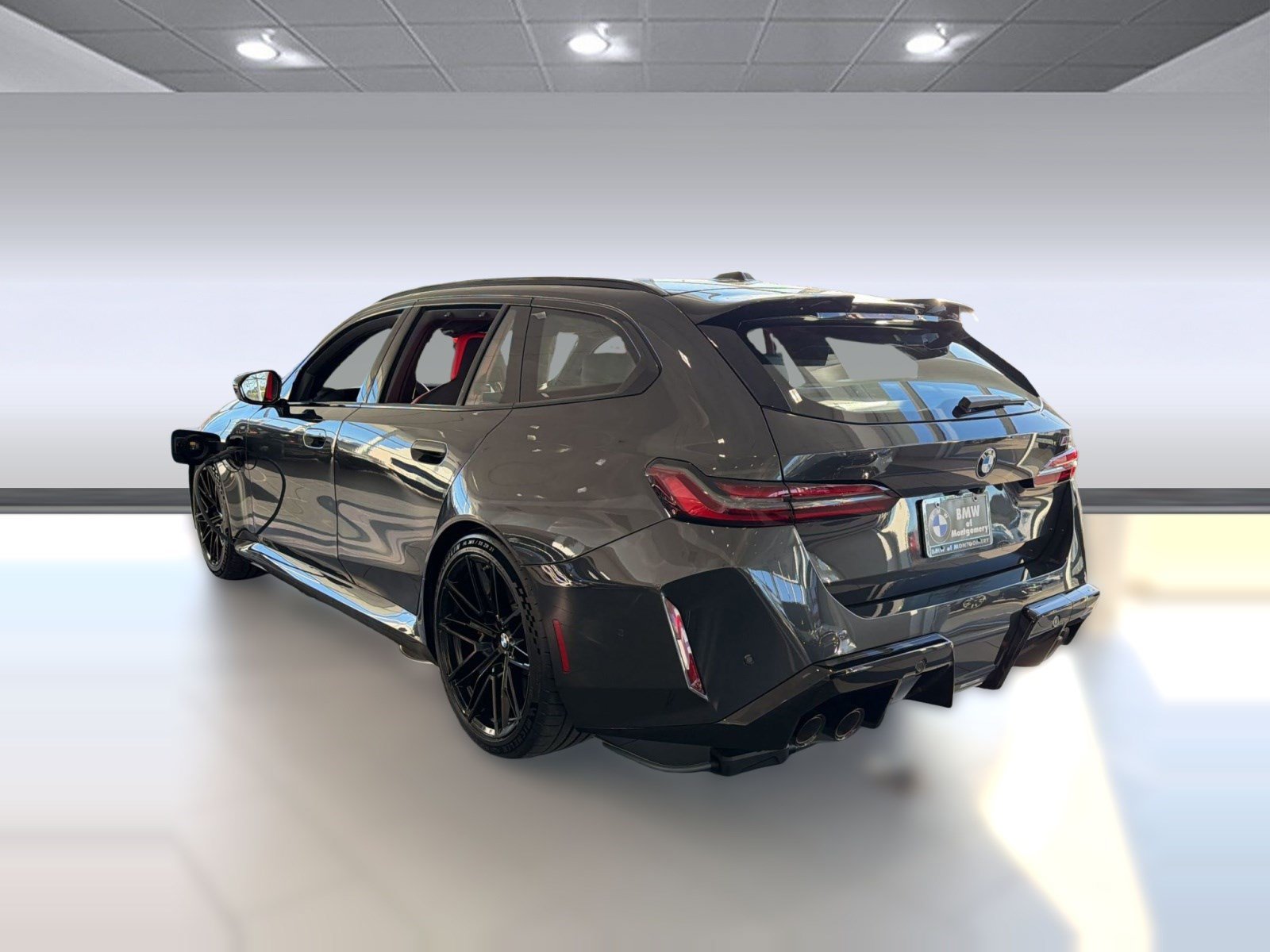 New 2026 BMW M5 Touring AWD/4WD image 2