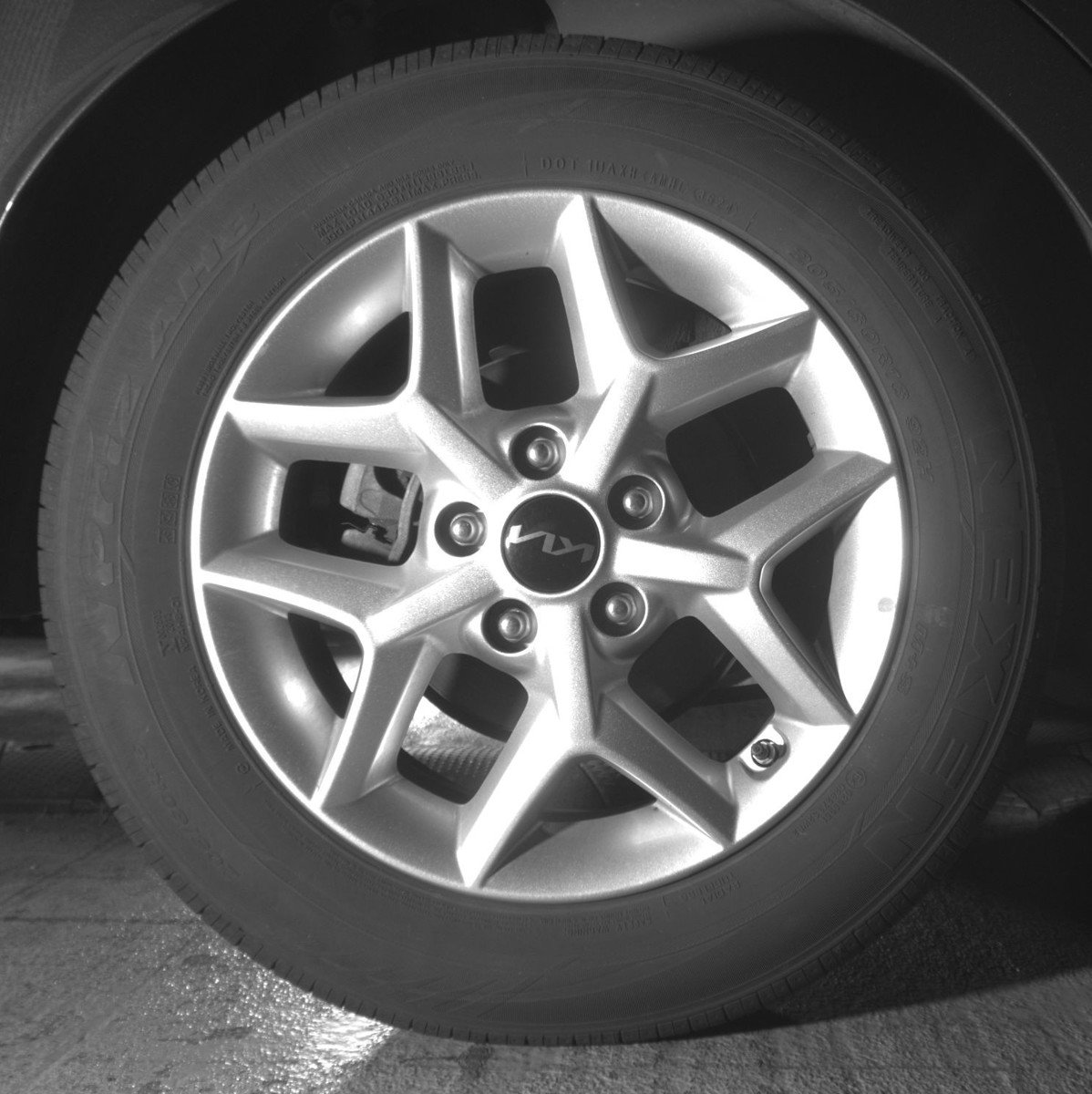 Used 2025 Kia Soul LX w/ LX Technology Package FWD image 15