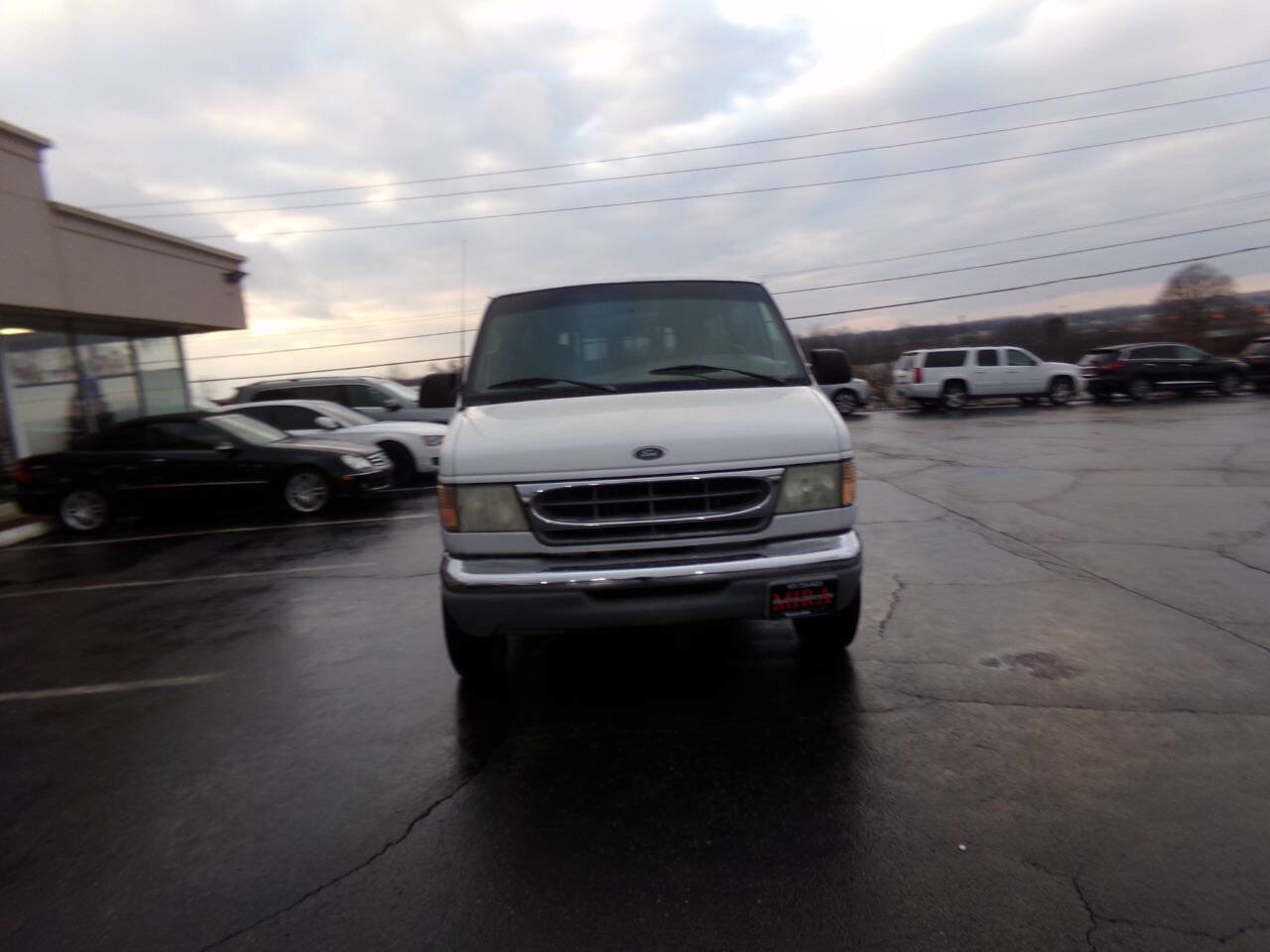 Used 2001 Ford E-350 and Econoline 350 XL image 3