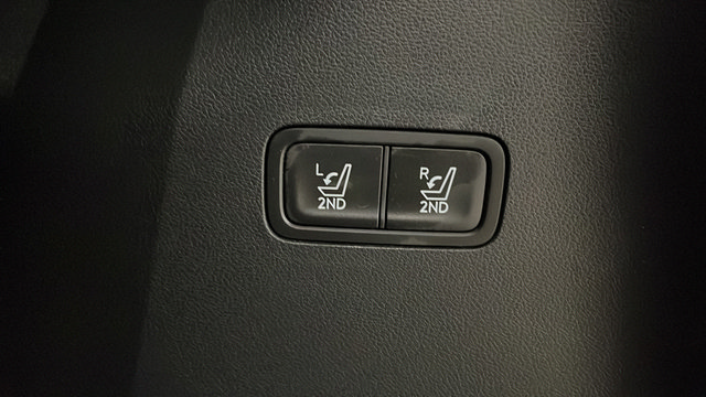 Used 2025 Hyundai Santa Fe Limited AWD/4WD image 29
