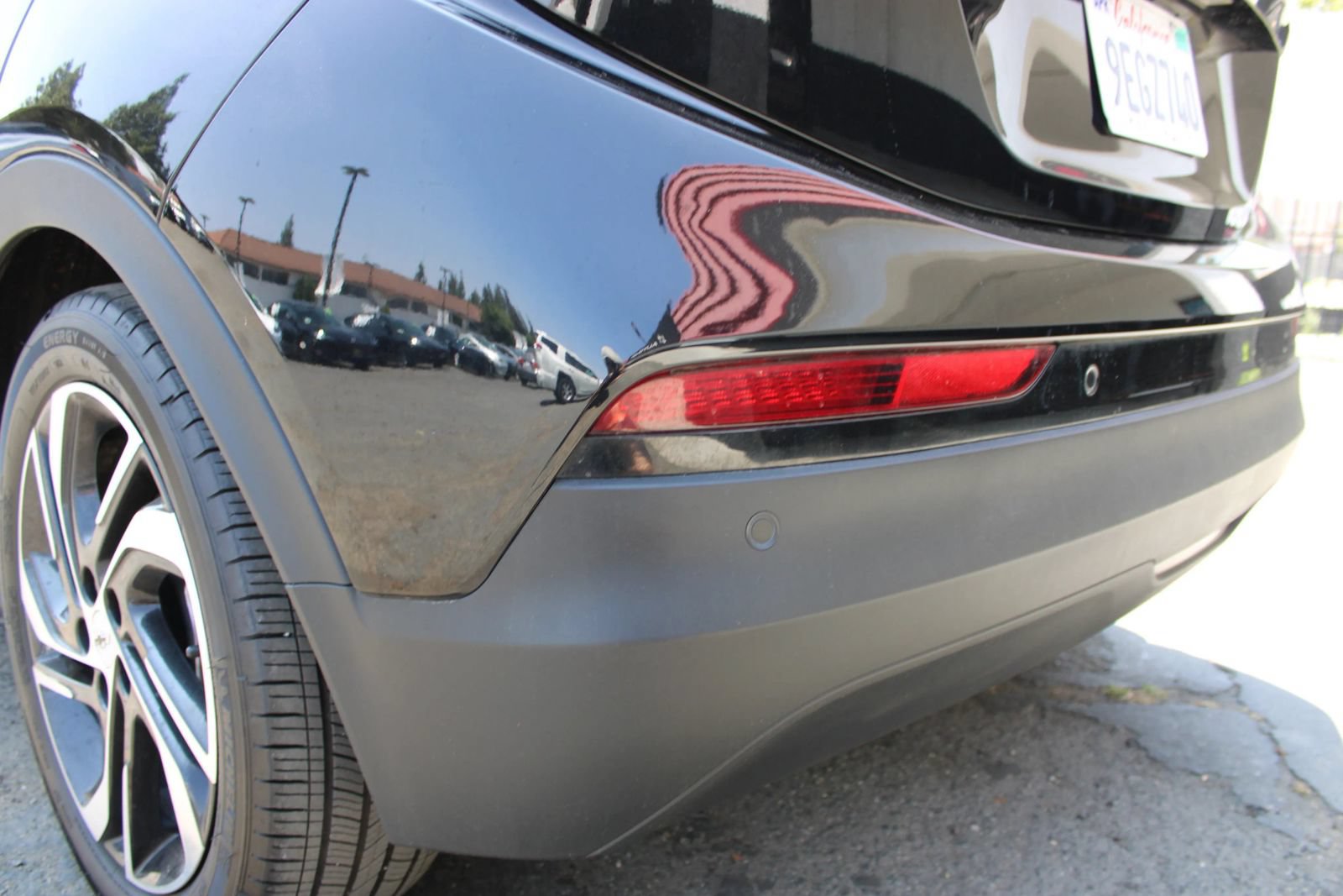 Used 2022 Chevrolet Bolt LT w/ Infotainment Package FWD image 13