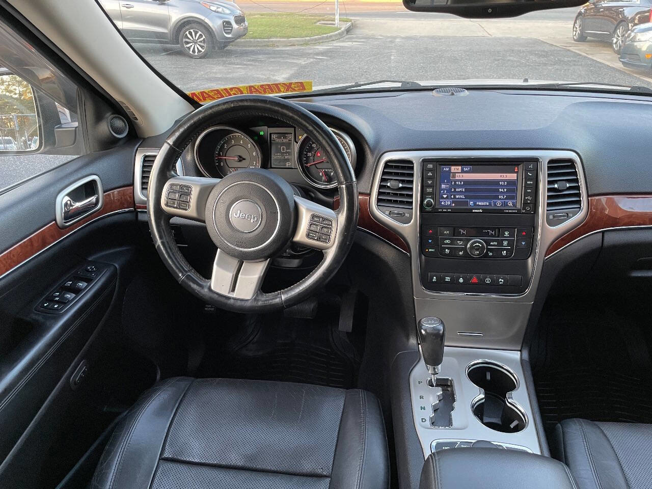 Used 2013 Jeep Grand Cherokee Limited w/ Advance Technology Group image 18