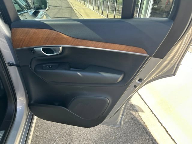 Used 2023 Volvo XC90 B6 Plus AWD/4WD image 12