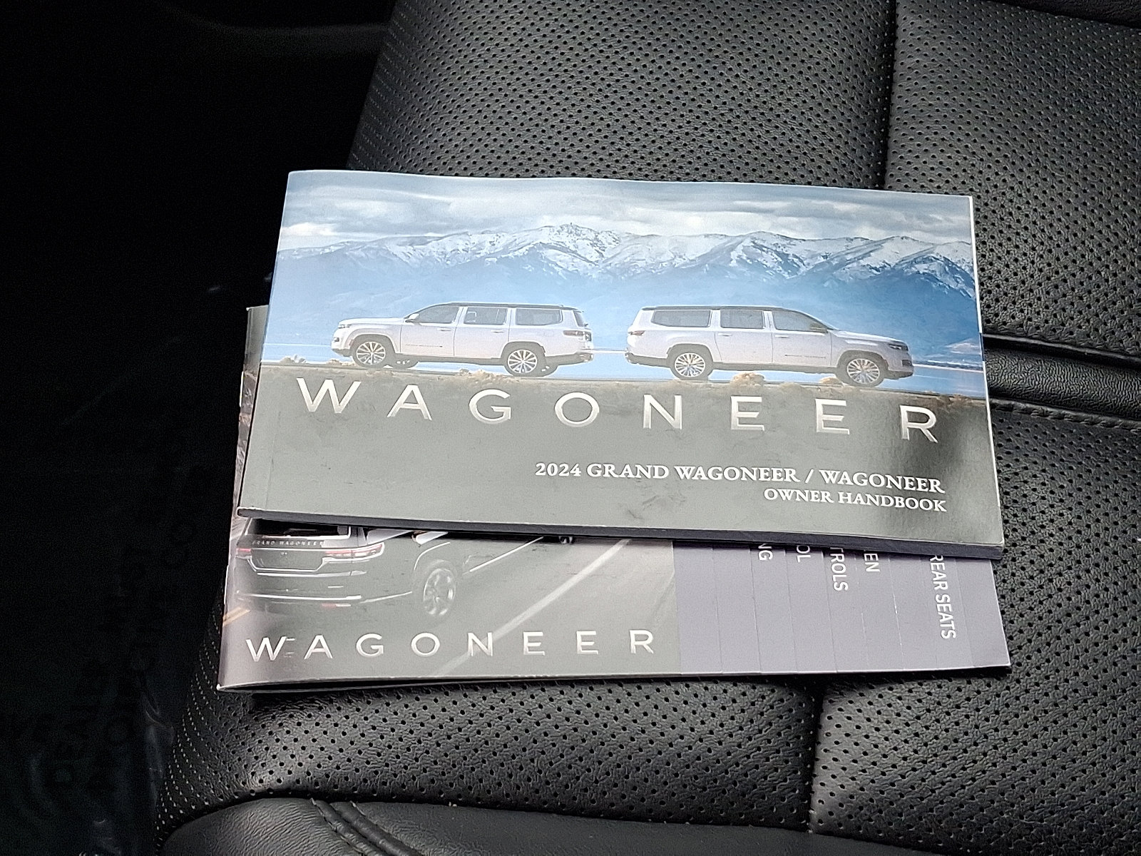 Used 2024 Jeep Wagoneer L Series II w/ Flexible Seating Group image 25