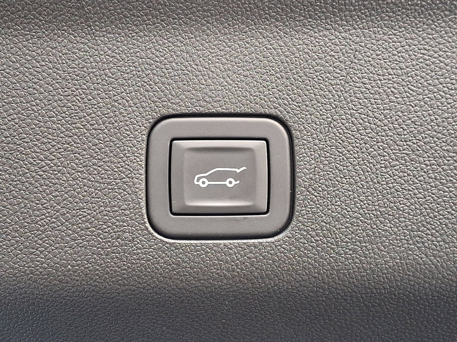 Used 2025 Chevrolet Tahoe LT image 31