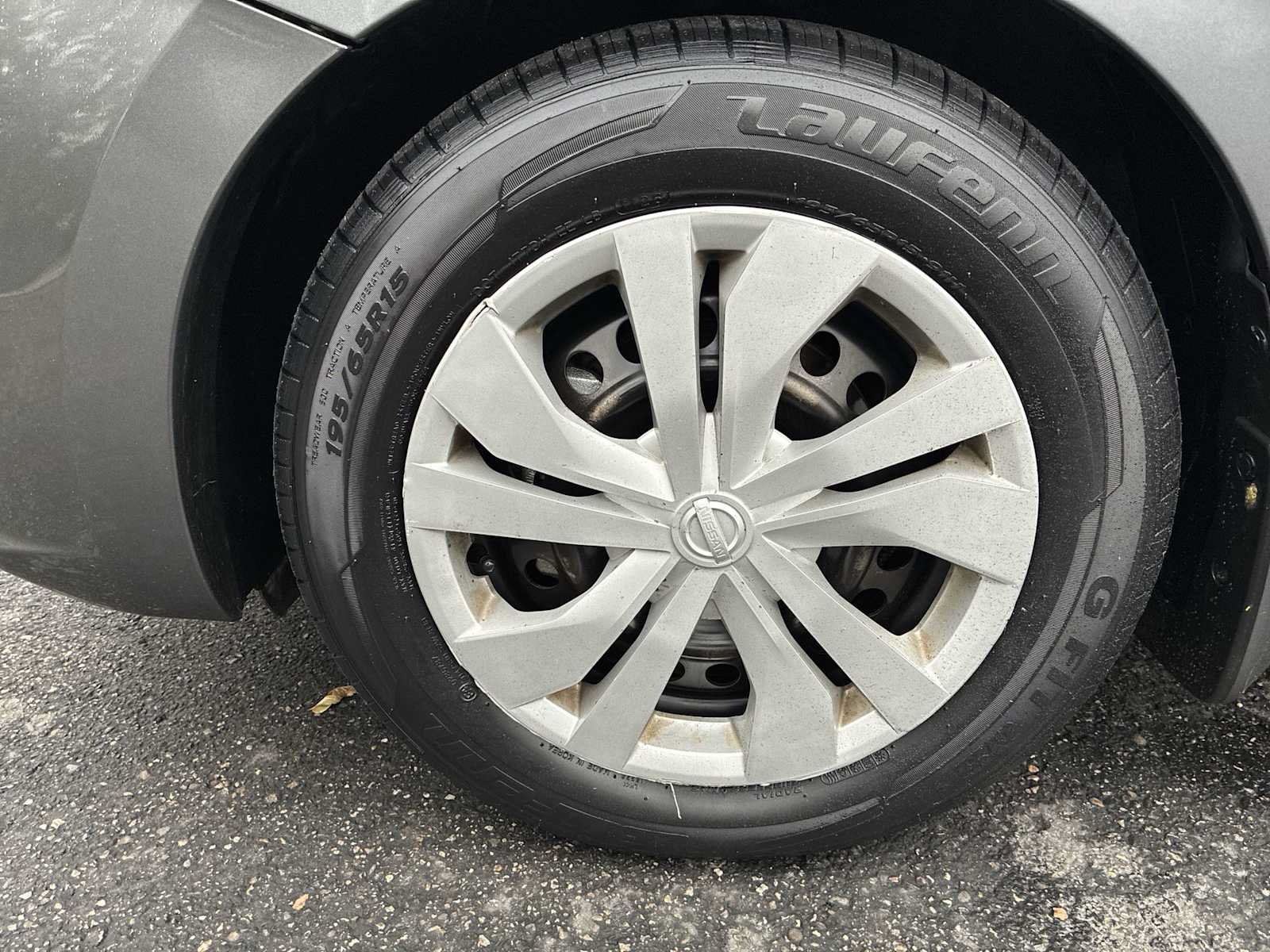 Used 2020 Nissan Versa S FWD image 18