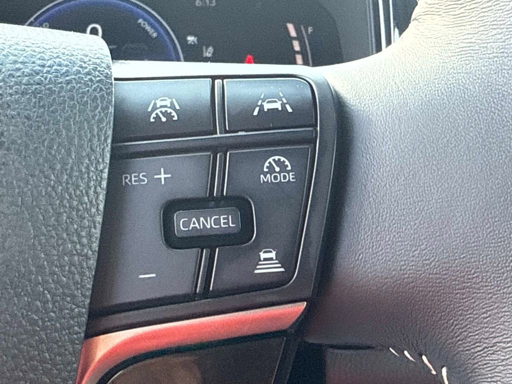 Used 2025 Toyota Camry SE FWD image 23