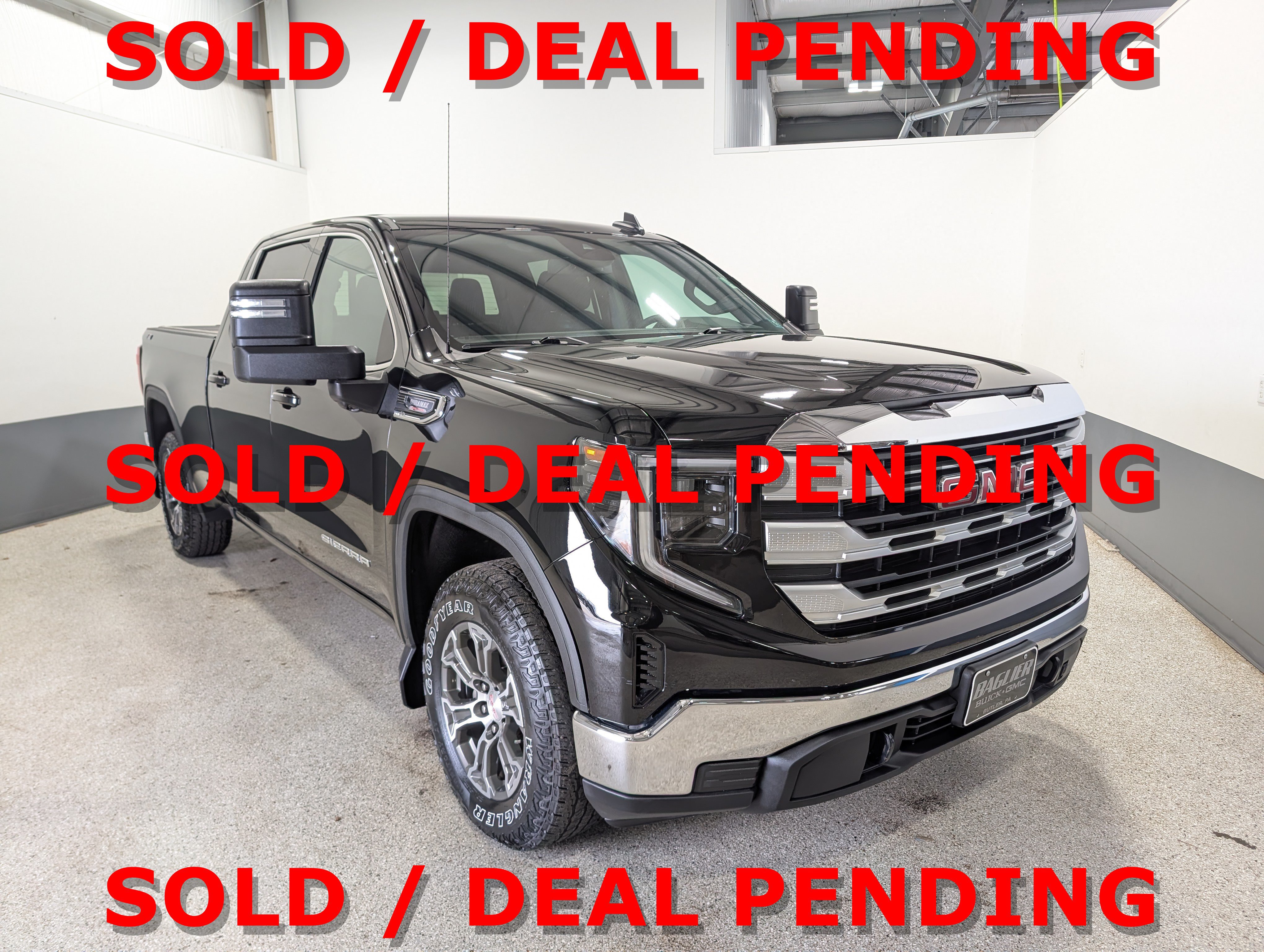 Used 2024 GMC Sierra 1500 SLE w/ Preferred Package AWD/4WD image 1