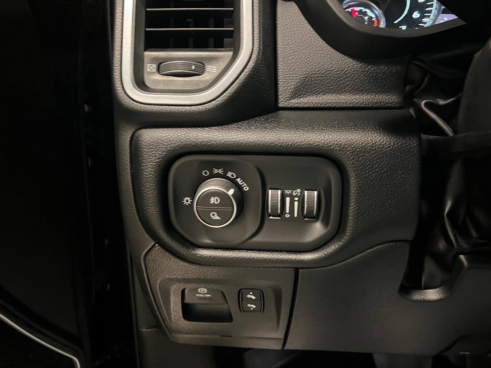 Used 2022 RAM 1500 Laramie image 15