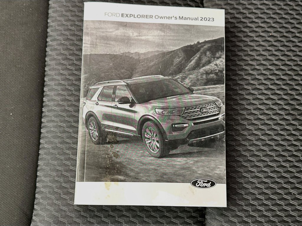 Used 2023 Ford Explorer XLT w/ Class IV Trailer Tow Package AWD/4WD image 39