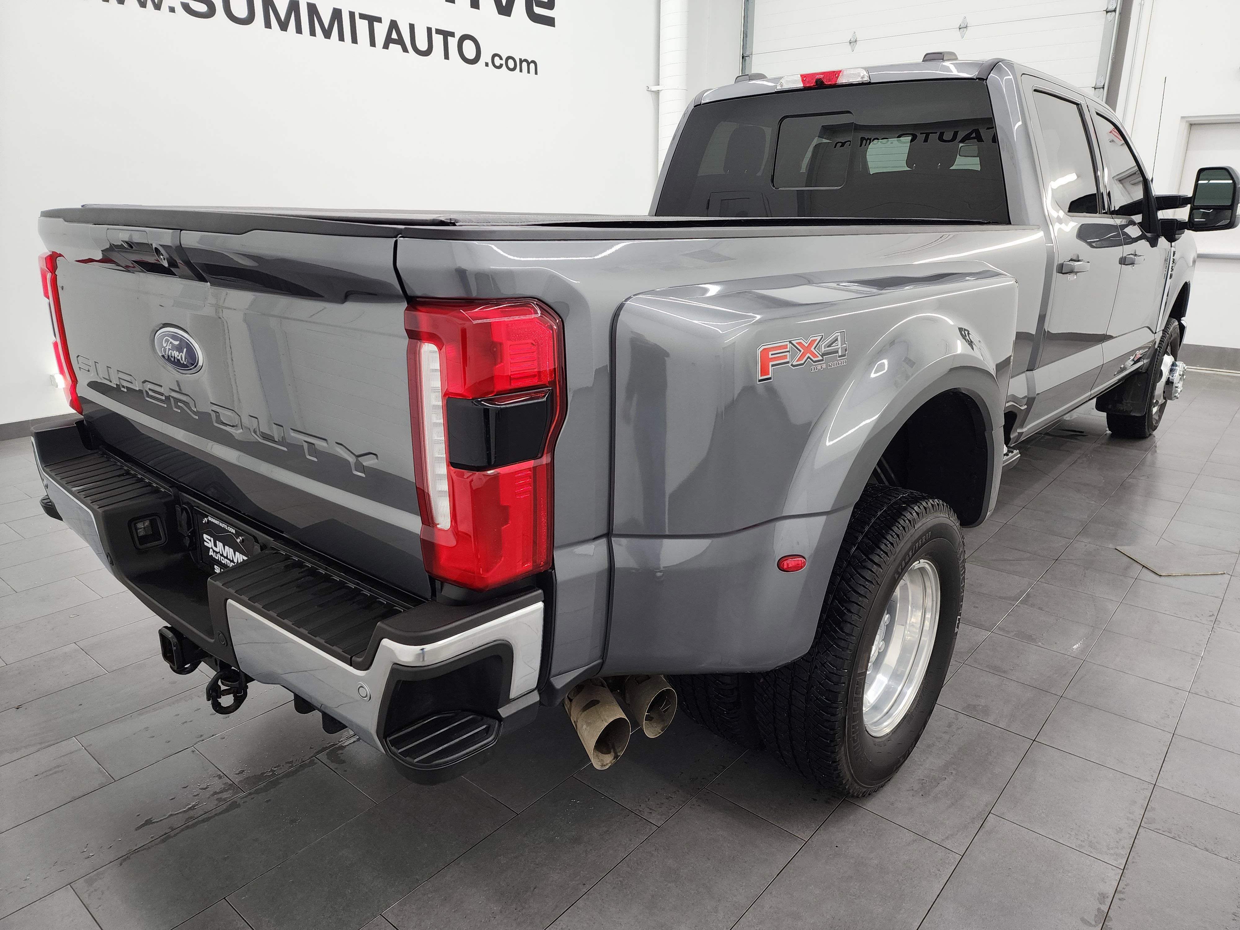 Used 2025 Ford F350 Lariat w/ Lariat Ultimate Package image 4