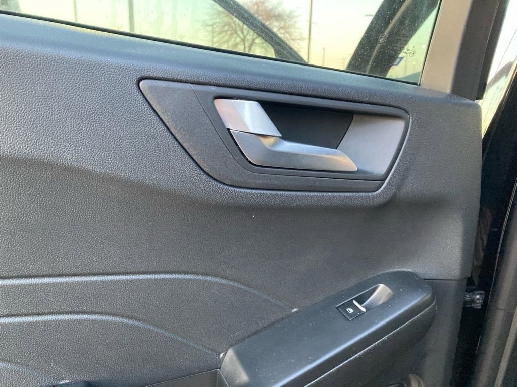 Used 2025 Ford Escape ST-Line image 8