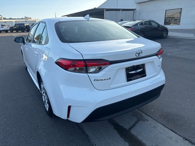 Used 2023 Toyota Corolla LE image 3