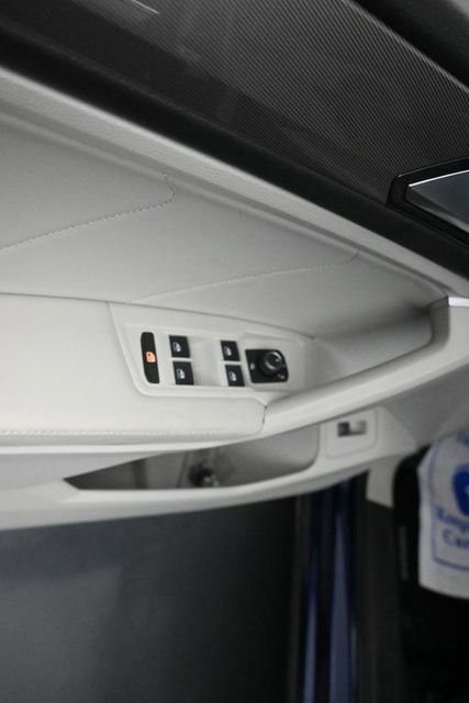 Used 2022 Volkswagen Tiguan SE image 13