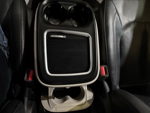 Used 2022 Chrysler Pacifica Touring-L w/ Uconnect Theater Family Group FWD image 19