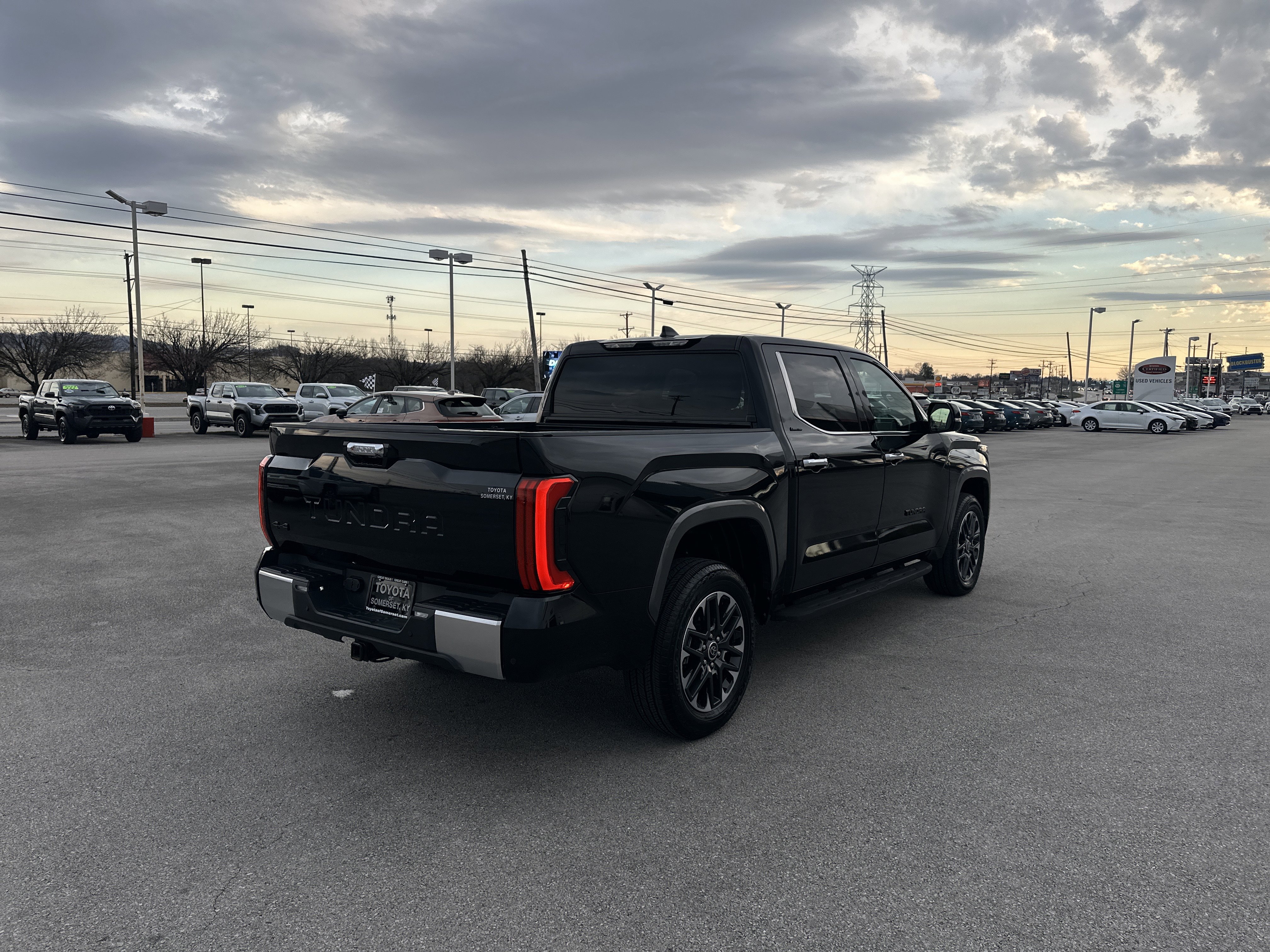 Used 2024 Toyota Tundra Limited image 5