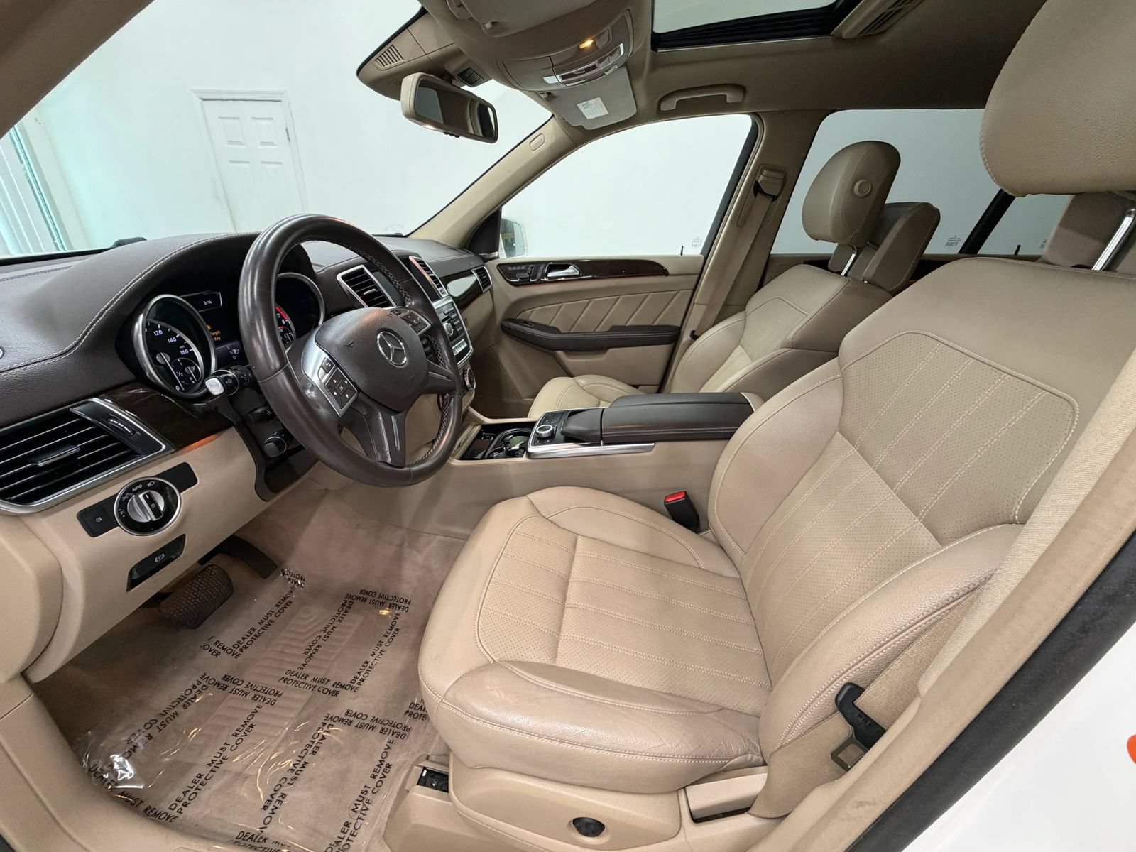 Used 2015 Mercedes-Benz GL 450 4MATIC w/ Lane Tracking Package image 14