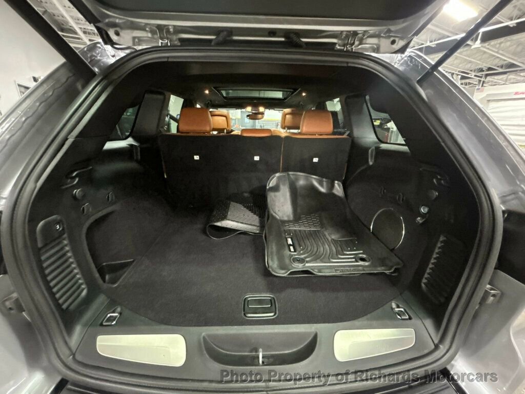 Used 2021 Jeep Grand Cherokee SRT image 18