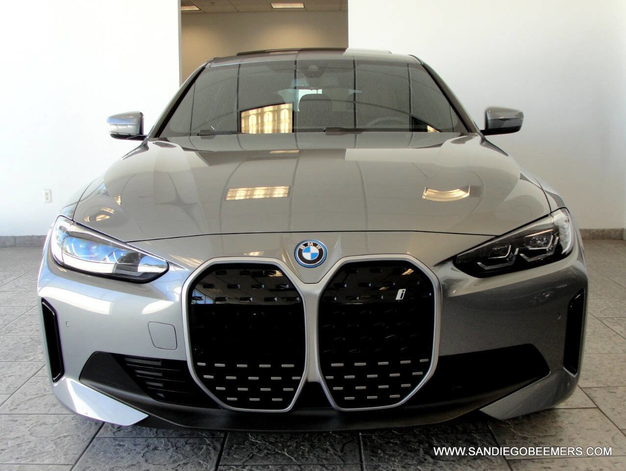 Used 2023 BMW i4 eDrive40 image 21