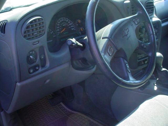 Used 2002 Chevrolet TrailBlazer LT w/ Driver Convenience Pkg RWD image 8
