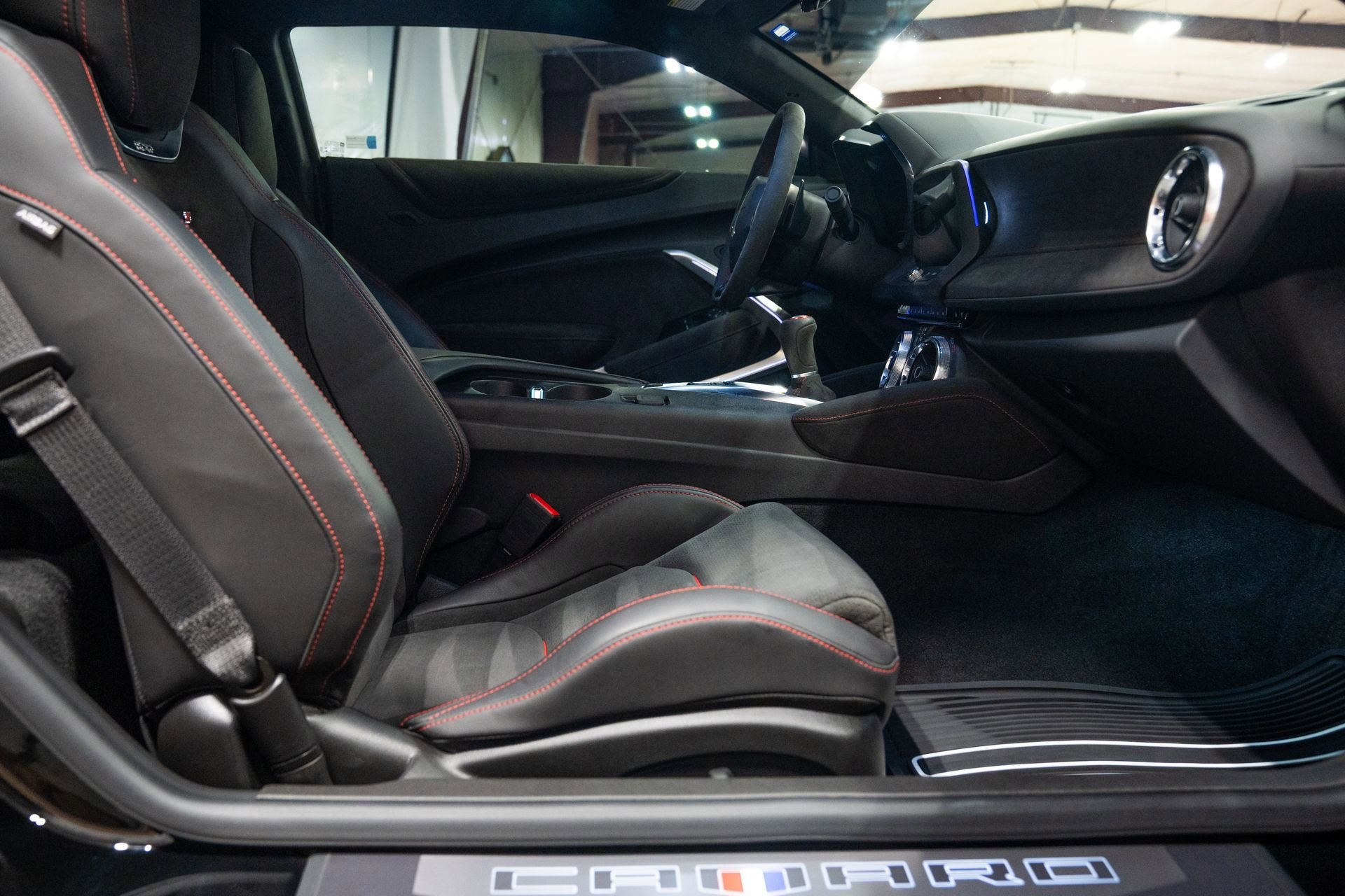 Used 2022 Chevrolet Camaro ZL1 RWD image 13