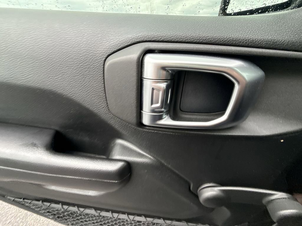 Used 2020 Jeep Wrangler Sport image 30
