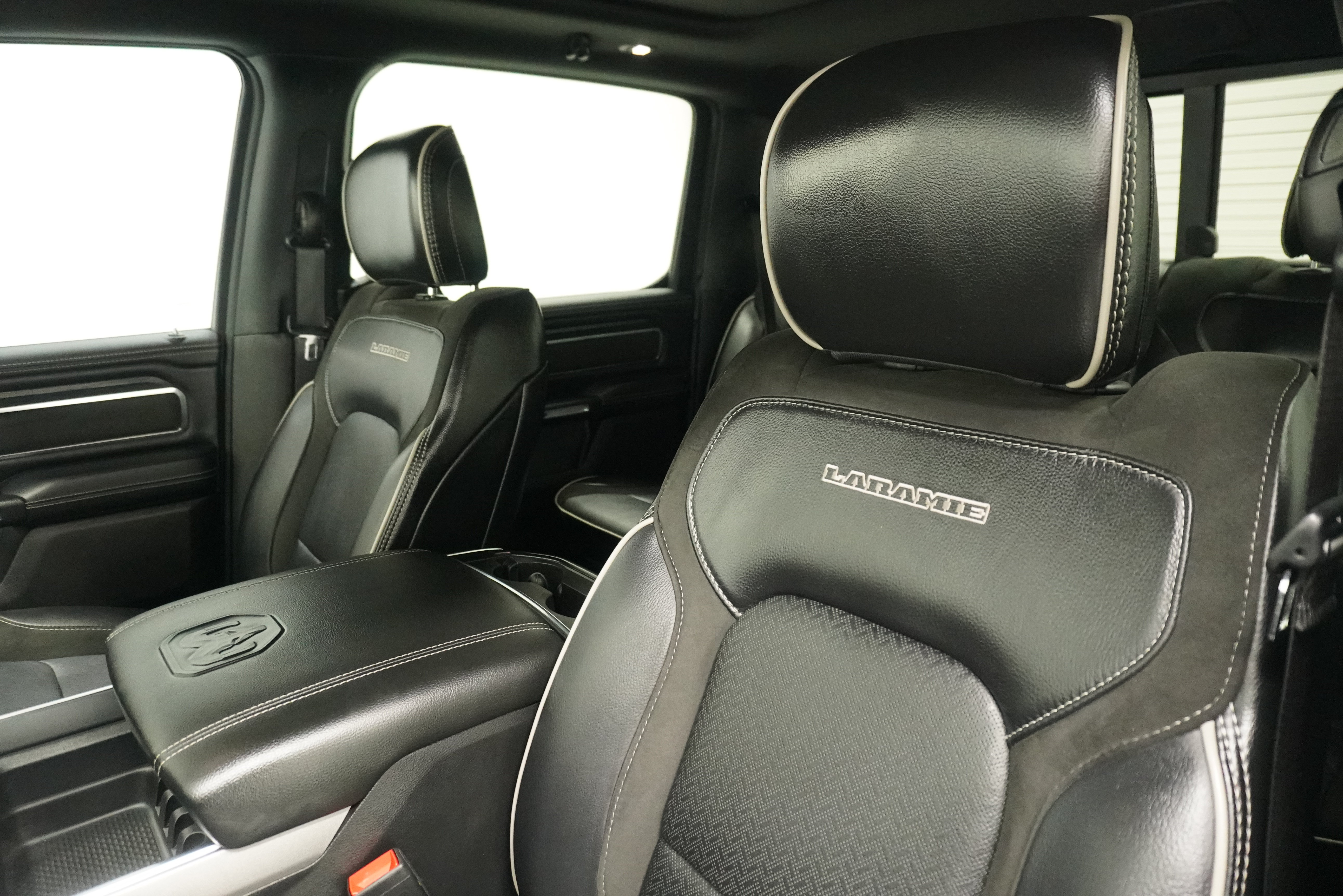 Used 2024 RAM 1500 Laramie AWD/4WD image 12