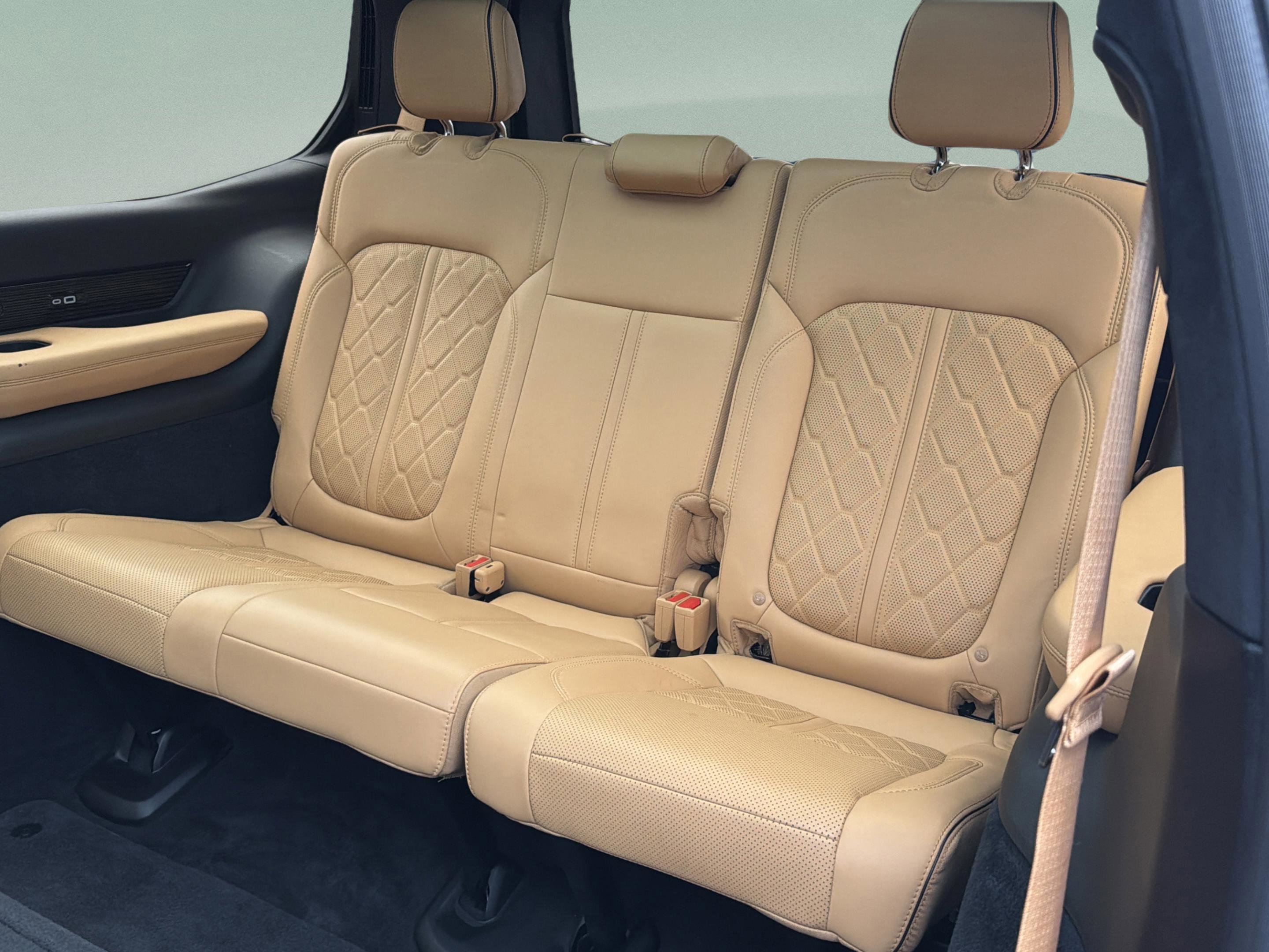 Used 2022 Jeep Grand Wagoneer Series III w/ Flexible Seating Group image 12