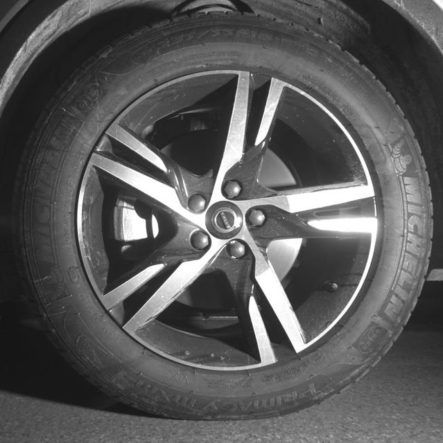 Certified 2023 Volvo XC40 B5 Plus image 29