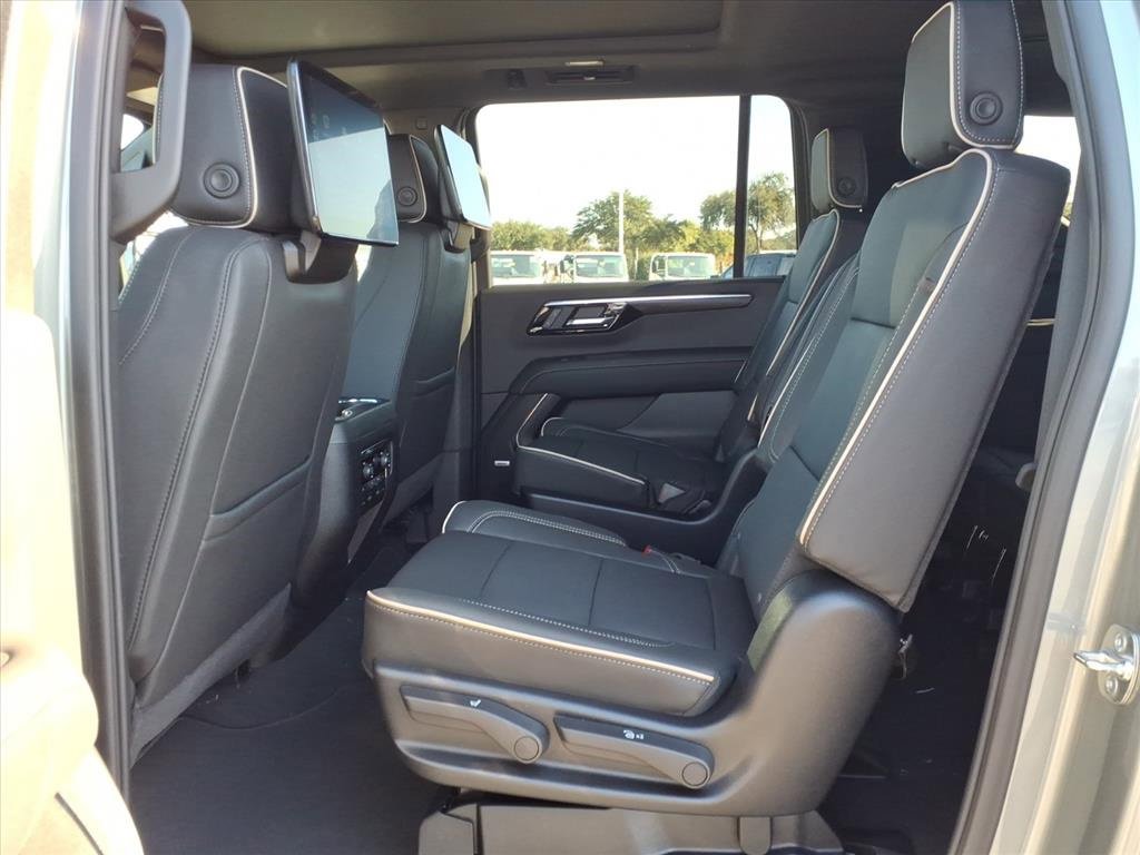 New 2026 Chevrolet Suburban Premier image 12