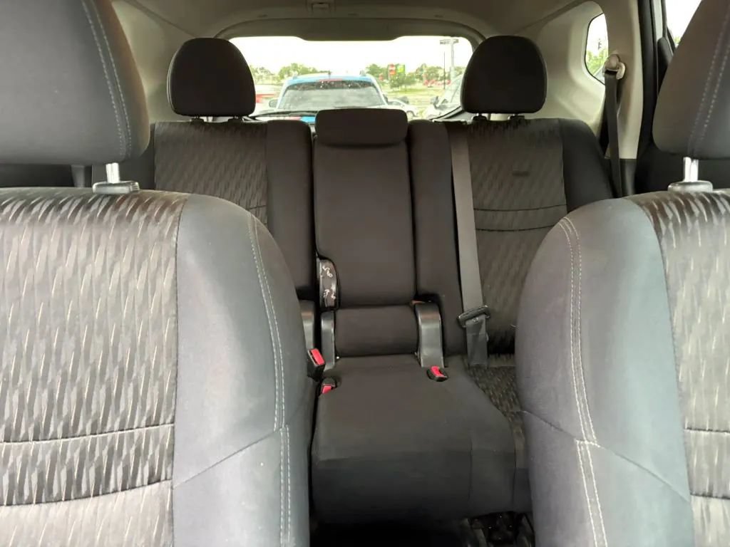 Used 2018 Nissan Rogue S w/ S Value Package AWD/4WD image 17