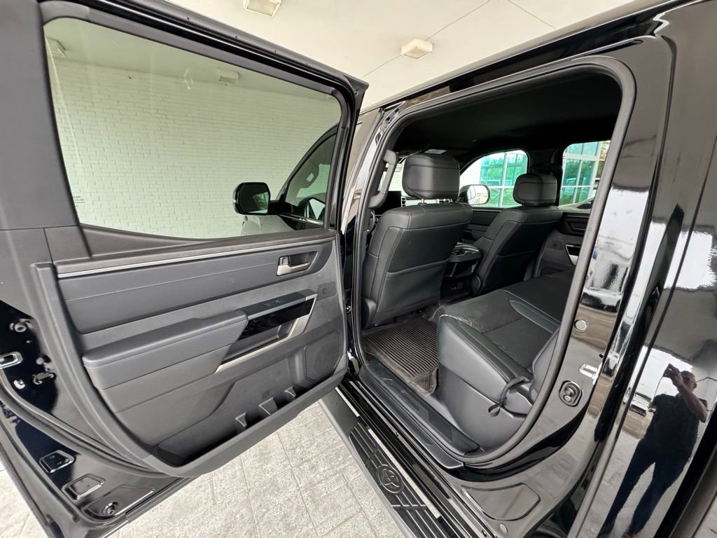 Used 2025 Toyota Tundra Limited AWD/4WD image 19