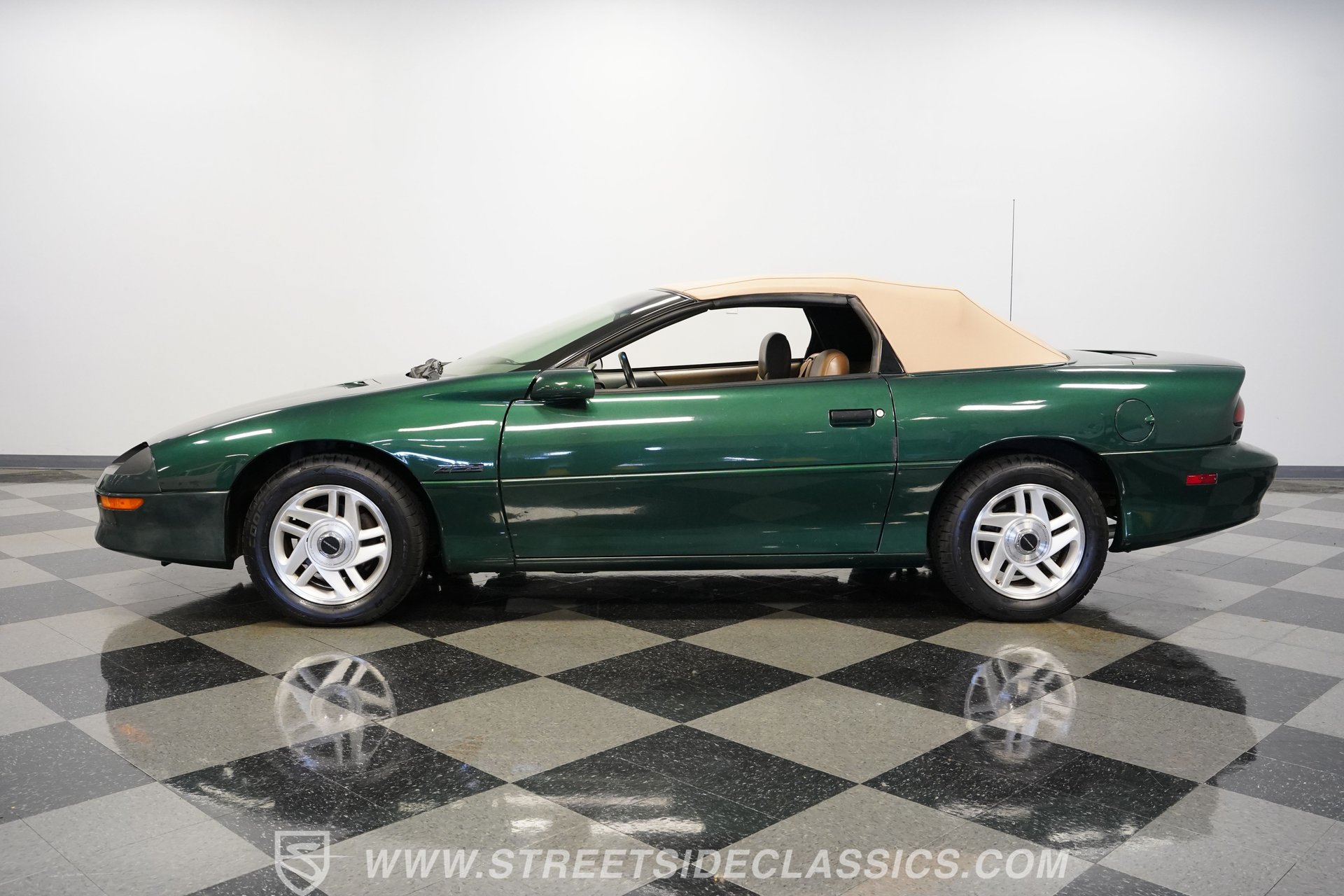 Used 1995 Chevrolet Camaro Z28 RWD image 8
