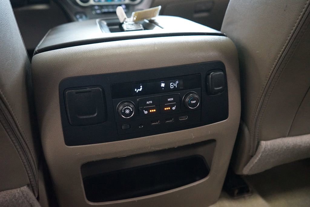 Used 2017 Chevrolet Suburban Premier AWD/4WD image 17
