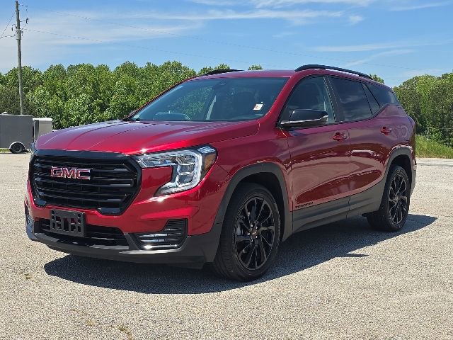 Used 2024 GMC Terrain SLE w/ Driver Convenience Package FWD image 1