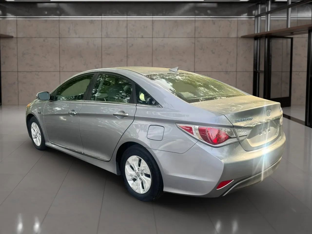 Used 2014 Hyundai Sonata Hybrid image 4