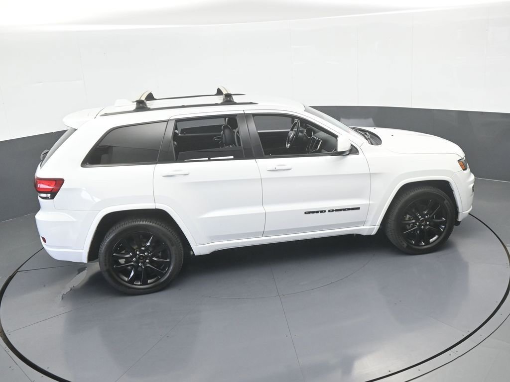 Used 2018 Jeep Grand Cherokee Altitude image 47