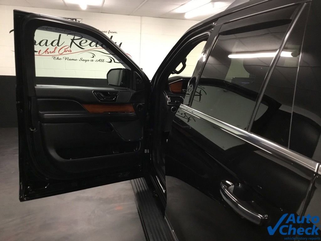 Used 2019 Lincoln Navigator Select w/ Technology Package AWD/4WD image 19