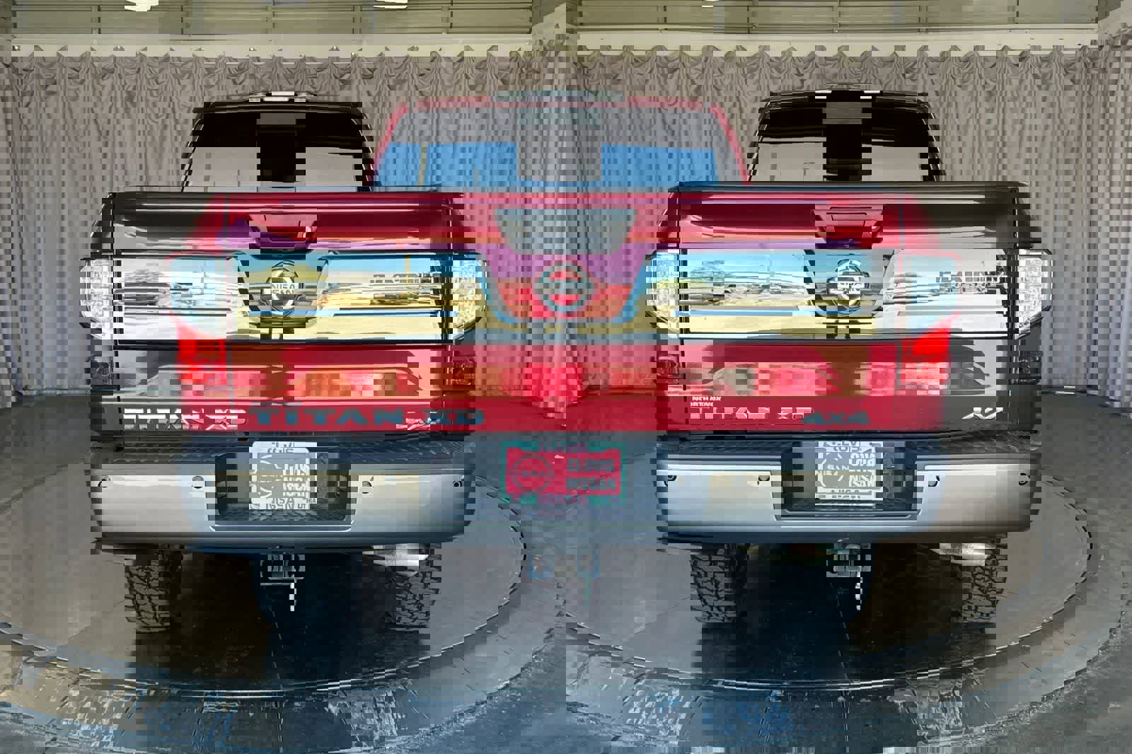 Used 2019 Nissan Titan Platinum Reserve w/ Platinum Utility Package image 8