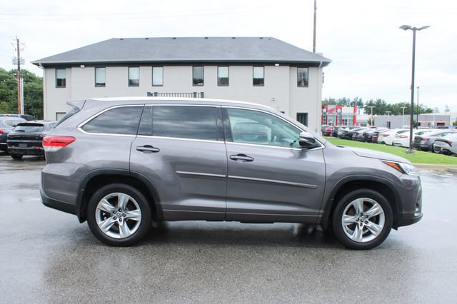 Used 2017 Toyota Highlander Limited AWD/4WD image 6