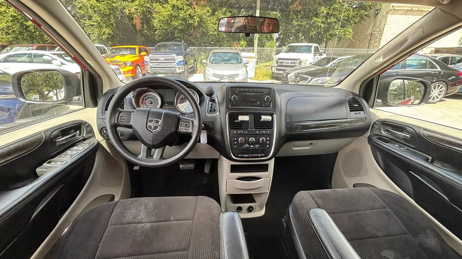 Used 2013 Dodge Grand Caravan SXT FWD image 16